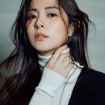 Lorene Ren Instagram - 即將迎接2024年的到來囉🥳 謝謝這一年自己的改變與成長 感恩遇到的每一位人事物 經歷到好的不好的都是成長的養分💪🏻 用新鮮的風格來跟大家預祝一下新年快樂🎆 期待明年更新鮮的自己🥰 @chloe @louboutinworld #chloe #ChristianLouboutin
