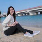 Lorene Ren Instagram - 好久不見了～你們好嗎？ 心裡的寒冬緩緩被春天的氣息融化 夏天也緊緊跟隨而來 踏上了幾段旅行的步伐 轉換一下心情 輕鬆自在的散步去 期待慢慢與你分享 我見到的療癒風景🌸   #SKECHERS #坐不住的年輕人#GOWALKMAXWALKER #舒適