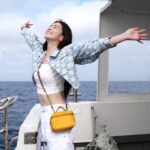 Lorene Ren Instagram - 海上曬太陽的女子☀️ (圖4是不是少了一個傑克😆) @longchamp #longchamp
