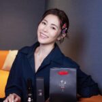 Lorene Ren Instagram - 大家聖誕禮物準備了嗎？ 分享這組超Q的聖誕禮物給你們！ 我真的太喜歡了❤️ @truetisane_tw TRUE TISANE #金銀花淨化毛孔潔面凝露 清潔、控油、淡化、收斂，一次完成！ 溫和潔淨，洗後不緊繃好舒服☺️ 控油效果也是一級棒！ 現在推出2023聖誕限定包裝，太可愛了! 看到心情都變得好開心🥰 好適合當聖誕禮物🎁 一組兩瓶，只有1000組喔~ 現在TRUE TISANE還有聖誕優惠 全館滿1200再送680 ， 喜歡的快快跟上吧！ TRUE TISANE購買網址： https://www.truetisane.com #TRUETISANE #草本體驗 #聖誕限定 #控油 #抗痘 #洗面乳