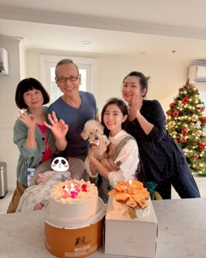 Lorene Ren Instagram - 🎂🥳
最幸福的就是一家人在一起❤️
祝我生日快樂✌🏻