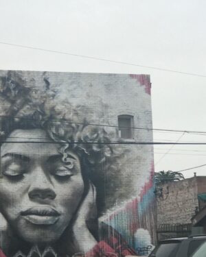 Loretta Devine Instagram - Beautiful  right where am I? Yes It is in La on a building. Nice nice Nice.