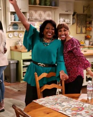 Loretta Devine Instagram - Heyyyyyyyy 💛✨