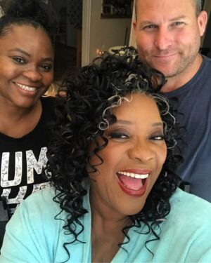 Loretta Devine Instagram - Heading to see @realdlhughley - lovin’ this glam ✨
