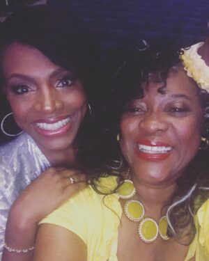 Loretta Devine Instagram - Celebrating the 20th Anniversary of @jeniferlewisforreal ‘s Jackie’s Back