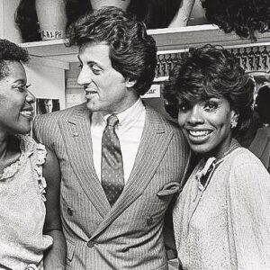 Loretta Devine Instagram - #TBT - backstage at DREAMGIRLS circa 🤷🏾‍♀️💕