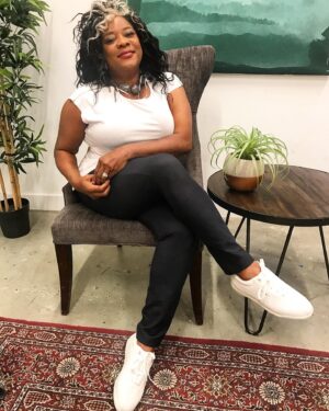 Loretta Devine Instagram - I’m so excited to announce that I’m partnering with @easyspiritofficial this season as an ambassador! I am a big fan of the line—they really know how to mix comfort with style! Easy Spirit’s mission is to make every day a little lighter, softer and easier for women everywhere, from all walks of life. They are proud to play a part in keeping women, especially women over 50, moving—for everywhere they’re going and everywhere they aspire to go and everything they aspire to do. I feel so aligned with their mission and can’t wait to share more of my favorite picks for fall with you!  Take 25% off these super comfy AP1 sneakers and your entire purchase until 11/20/19 with code LORETTA25 at www.easyspirit.com #easyspirit #AllDayEnergy #spons