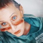 Lori Petty Instagram - - hey y’all xx ah haz a new game…how many colors are my hair 😂😂💙💙💙 LOVE U SO MUCH I DO xx