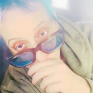 Lori Petty Instagram - Sunday Morning before the peoples come out and after the zombies go in 😂😘😘 I love you xx #swipe #chevalier