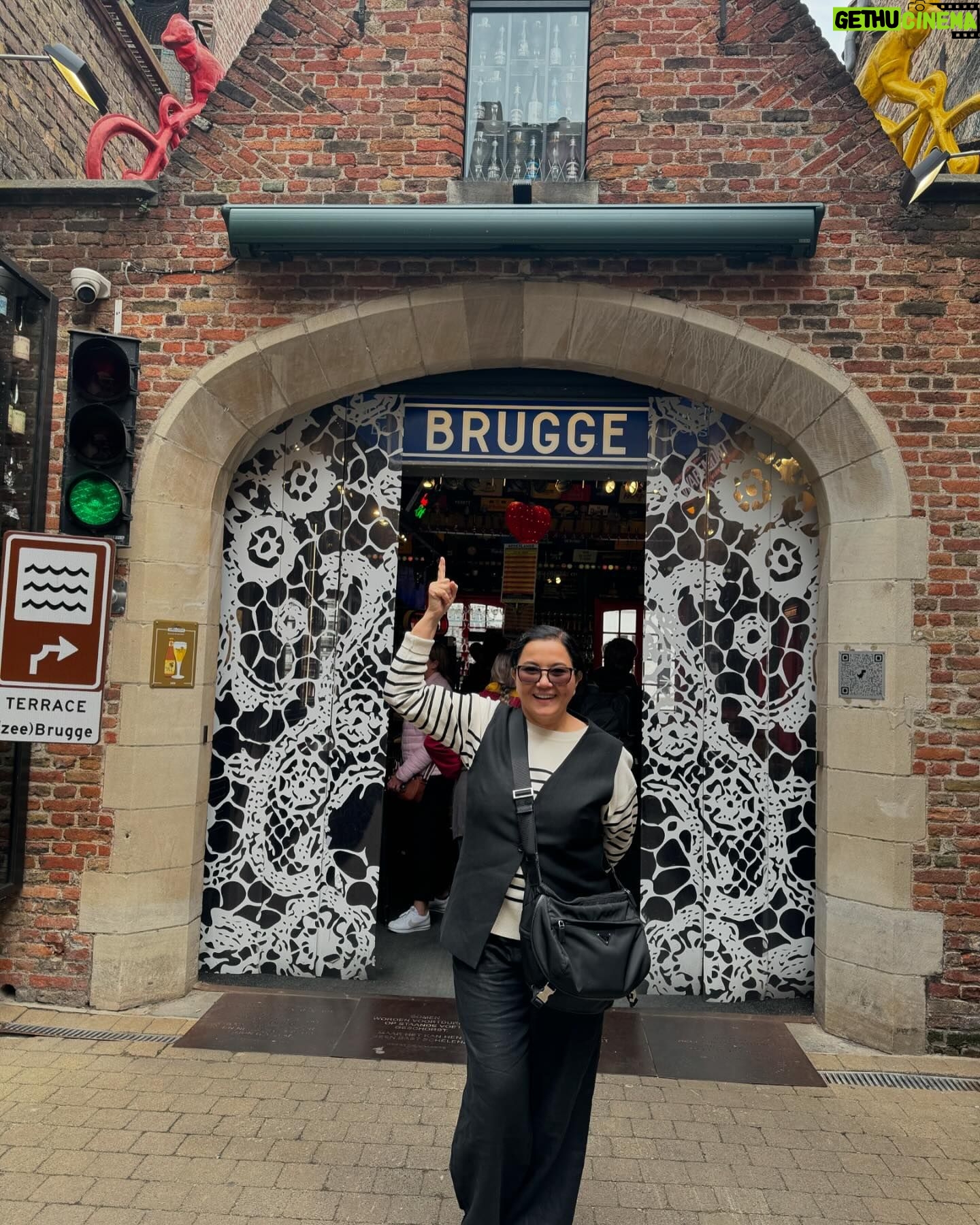 Lorna Tolentino Instagram - #brugge #latepost