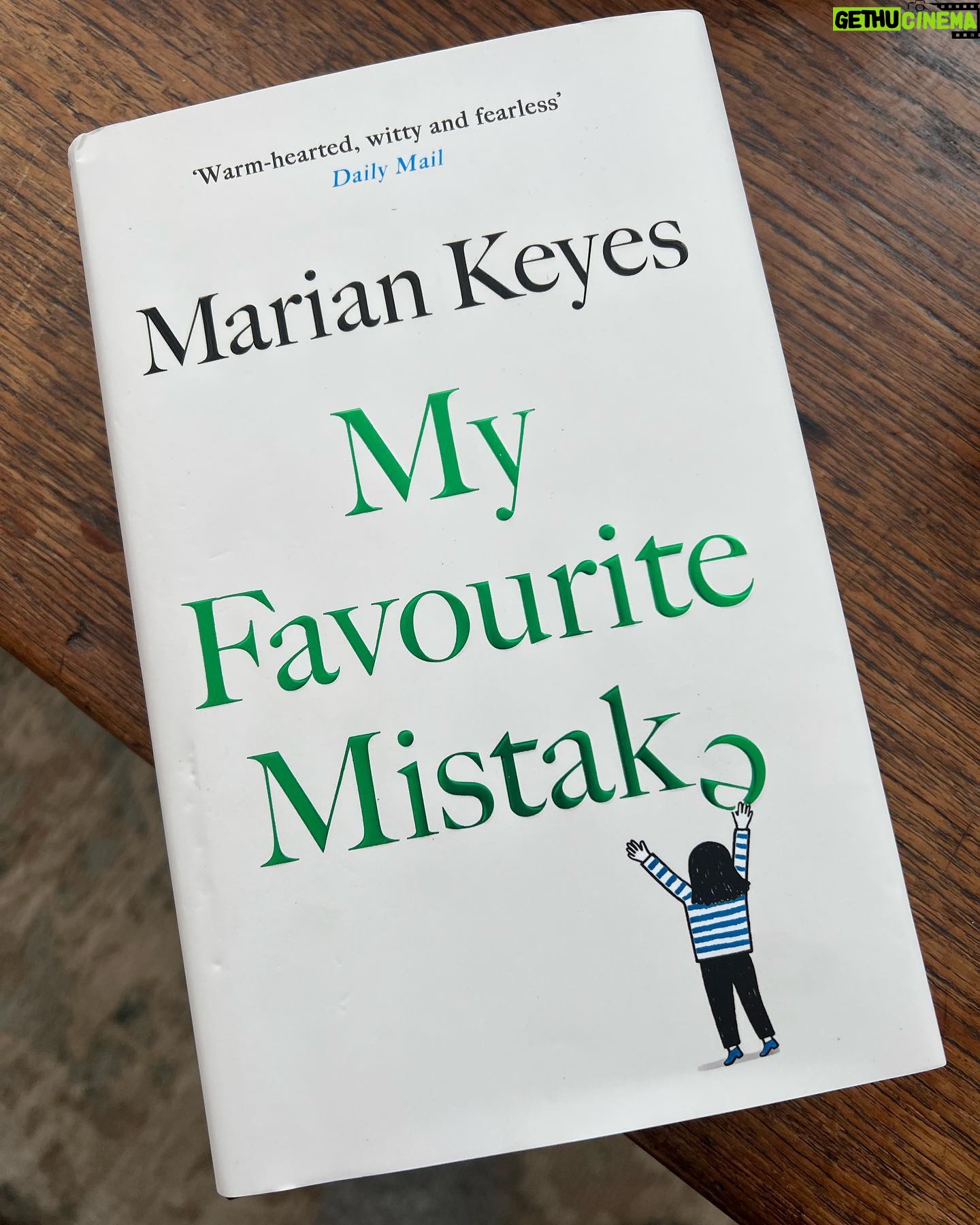 Lorraine Kelly Instagram - About to dive into the latest from the glorious @marian_keyes - what a joy! #myfavouritemistake #books #happy