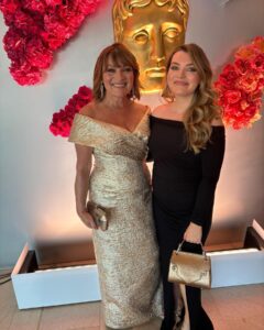 Lorraine Kelly Instagram - @sassiholford I can’t thank you enough for this dress - you gave me much needed confidence - and made me feel so very special - love this photo of me and my beautiful daughter @rosiekellysmith xxx