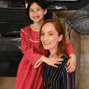 Lotte Verbeek Instagram - The first time I met my screen daughter @ariakane_actress she burst into the studio with her arms wide open and ran straight into my arms (while flawlessly pronouncing my name!) (she also confided in me that she always gets cast as daughter to ginger moms 😆👩🏻‍🦰) What a ball of energy and light,  a true joy to work with 🤩 #theblacklist #katarinarostova