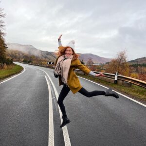 Lotte Verbeek Instagram - Don’t try this at home!- do try this in Scotland because it’s the place to be and the roads are quiet and the land is peaceful and earthy ♥️ hearty too :-)