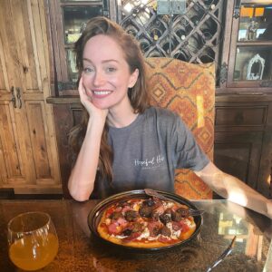 Lotte Verbeek Instagram - The Southern 🇺🇸 effect: it warms your heart, feeds your body and nourishes your soul 💗
Thank you all who came to #frasersridge2021 and special thanks to @outlandernorthcarolina @thethankfulgoat and @aileymae for all your love and care. You are in my ♥️