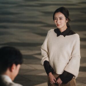 Louisa Mak Instagram - 不想隱瞞了…
.
.
.
Jay’s new song 《給你幸福 所以幸福》is out! I got off work slightly earlier one day and spent the evening to help out with the MV shoot - simply because I love Jay!  He’s such a nice guy and talented singer, I had so much fun too☺️ hope you like the song as much as I do!

#給你幸福所以幸福 #jayfung @jayfungmusic
