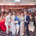 Louisa Mak Instagram - 唔少朋友都問我，哇搞三場婚禮，咪好辛苦！的確係，完事後直情要瞓足成個禮拜先recover到。其實唔係因為想搞到好「盛」大，而係源自於一個儘量make everyone happy嘅初心。 由於我和盛生好怕衝突、唔開心，所以我哋好早就決定將婚禮分幾次搞，而每一場都有各自嘅主角。大大小小嘅選擇就因住主角嘅需求而決定。 第一場盆菜宴，主角係老爺奶奶。我地盡跟圍村傳統，賓客絕大部份都係佢哋嘅親戚和朋友，而表演嘉賓方面，就邀請了奶奶很喜愛嘅李龍基先生。 第二場係正常擺酒，主角就係麥生麥太，菜式、流程、程序等都以佢地嘅意見為首。圍數全部歸佢地兩老，只受場地所限而唔使同對家協調😌 婚紗款色都迎合佢地喜好 至於第三場，就係更瘋狂嘅party，主角終於係我同盛生喇✌️因為之前已經take care 咗雙方父母嘅要求，呢次我哋就可以盡情選擇自己鍾意嘅嘢 - 戶外草地、樂隊歌曲、西式食物、無限酒精🫢… 爸爸媽媽雖然唔識欣賞，但係都好盡力去嘗試投入 😂 呢個安排，幫我地避免咗唔少衝突。男女家唔使爭圍數、長輩和後輩唔使爭論食物和形式係中式定西式；頭兩場我和盛生安分守己地做好兒子和女兒的本分，再於尾場玩得好盡興🥳（盡興到啲相都唔出得街🤪)。咁壞處就係… 真係好攰🫠。 每人屋企都唔一樣，家家有本難念的經，以上純粹share下我倆嘅經驗。總括來講，我爸爸媽媽、老爺奶奶也是非常隨和，我們非常幸運，而最後似乎各人都開心。不過同時都提醒一句，家人話「冇咩所謂，簡簡單單就OK」呢句說話… ummm.. 千祈唔好盡信呀🤪唔知你哋又有冇啲咩婚禮後嘅insight呢？喺comment share吓吖！ 最後，多謝 @agnesb_cafefleuriste 為三場婚宴都提供無限量超好食蛋糕😌 無論喺中式定西式婚宴、男家定女家、長輩定小朋友，蛋糕都一樣咁受歡迎😍 #勁甜麥 photo 1, 2, 5, 8 @taptsov_photography photo 4 @orbsproductionwedding photo 6, 7, 9, 10 @stein_image