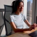 Louisa Mak Instagram – 平日忙住返工做嘢，有時都需要忙裏偷閑，就算被人阻住我都係咁話！不過時間有限，所以我睇得既，一定要係最好睇！就好似最近追緊既《慶餘年第二季》！！！今季仲要喺Disney  就可以緊貼收睇！唔怕俾人劇透。

上一季《慶餘年》最吸引我嘅地方就在於佢入面非常慎密嘅細節，令你估唔到嘅劇情走向。你以為劇情會好似你想像咁？如果係你點會估到最尾言冰雲竟然會從後偷襲主角范閒！ 聽講今季主角范閒將會以「假死」重生，重返慶國繼續拆解上季謎團。而范閒同埋林婉兒呢對「飯碗CP」仲會結婚添，諗起個場面就已經令我非常期待～ 上季仲有好多伏線未收，所以今季既劇情發展，一定會繼續震撼我！
一齊去Disney  追劇喇，因為我驚我會劇透大家！

#DisneyPlus #DisneyPlusHK #慶餘年第二季