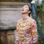 Louisa Mak Instagram – 323 Day ONE

義務盆菜總監 | @ddfromtheblock
義務擔擔抬抬兄弟姐妹團 | @mak.san @lincolnshing @noblemakk @madeline._.chan @joshiuwang @cowis_lactoseintolerance @tc_lai
被逼司儀同表演嘉賓| @leonardchf @lamkingching 

Jewellery | @lukfookjewellery_official
Kwa for Louisa, Keith & Moms | @koon_nam_wah
Qipao on Moms | @koon_nam_wah 
Outfit on Louisa & Keith | @shanghaitang 
Cake | @agnesb_cafefleuriste
Beer | @1664blanchk @thebridgehk
Photo & Video | @stein_image @taptsov_photography @justin_cai_ 
Tai Kam | Mrs Tse 
Deco | @seekseedwedding
Bouquet | @roses_floral_atelier