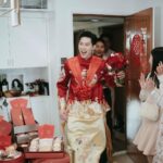 Louisa Mak Instagram – Sorry 真係唔想po咁多嘢阻住大家咁，只不過真係有唔少品牌同埋朋友要多謝番。之前亦都希望應使則使、可慳則慳（幫盛生慳！）🫣所以拜託大家忍耐一下🥺 

嫁女餅方面盛生真係要多謝 @keewahbakery。坦白講，當初我哋思考過呢一part可否skip，或者應該選擇咩類型嘅餅。最後我地好慶幸選擇咗派餅，同埋派傳統囍餅。除了麥媽媽麥爸爸派得好happy之外，我哋發覺連自己朋友收到都一樣好開心，亦都係一個好好嘅機會同朋友connect番。

款色方面，比較傳統嘅朋友（如長輩）一定會偏好傳統囍餅；而非傳統嘅朋友，收咩都冇咩所謂… 所以傳統囍餅一定最”make everyone happy” 😎

另外，特別特別鳴謝 @rsvpcom 幫我純熟迅速送出！

#keewahbakery #奇華 #嫁女餅 #囍餅 

Gold @lukfookjewellery_official 
Kwa @koon_nam_wah 
Photo @stein_image 
Coordination @seekseedwedding