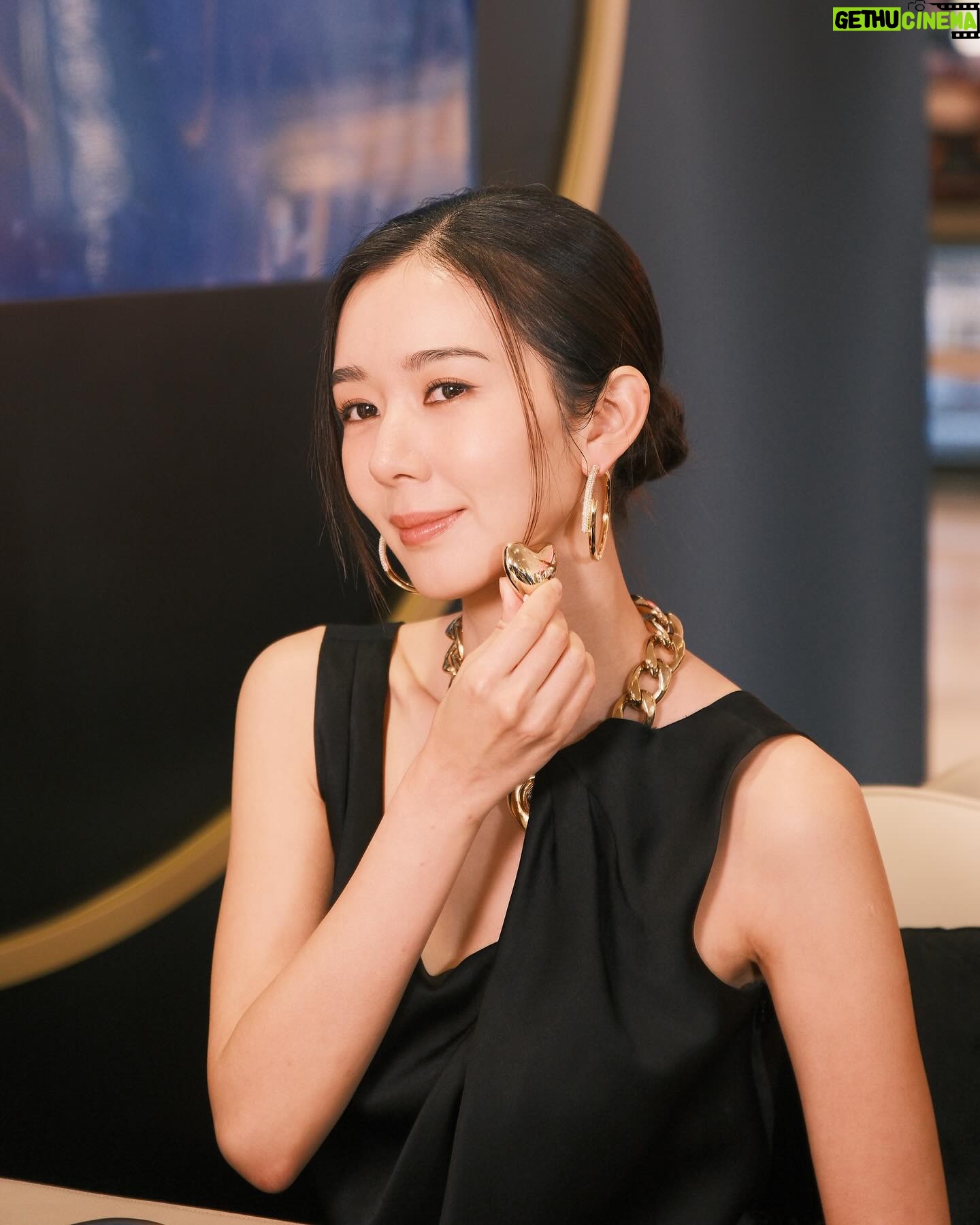 Louisa Mak Instagram - Maybe last event as single 🫢 thank you @clarinshk for having me!! Dress @shiatzychen Heels @louboutinworld Jewellery @swarovski Stylist @wwchezw Makeup @ki.neks_ho Hair @carmanngaihair @hola.hair.pets