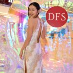 Louisa Mak Instagram - After a week of hard work, it’s finally Happy Friday! This Friday was particularly exciting – once I got off work I glammed up and headed to Macau for DFS’ flagship event Beauty Night Out, to check out all the amazing experiences and beauty products. The Fragrance Workshop by Maison 21G was gold. I got to learn about perfume creation from the founder Johanna herself. Together we picked the scents that resonated with my preference and personality, tried it on my skin and adjusted the composition then and there. Wow now that’s the perfume that’s 100% tailored for me that no one else will have the same! (I won’t tell you the recipe) Together with Heidi we also checked out the AR Magic Mirror Photo Booth and took too many funny photos! And also the “Bee Summer Ready” roadshow by Guerlain where we learnt the 2023 way to do summer makeup. Too much talk from my side – why don’t you also come to check this out. What’s more, during this Explore New Dimensions campaign, DFS’ partner brands have limited edition, exclusive offers for customers to enjoy. Come to participating DFS stores to experience and transform your personal style, and if you reaaaally cannot make it in person, don’t forget you can also enjoy selected offerings at DFS Online Store, or download the DFS CIRCLE app to experience the latest products and offers. #DFSExploreNewDimensions #DFSOFFICIAL #DFSCIRCLE #DFSMACAU​ #DFSBeautyNightOut ​ @DFSoffical