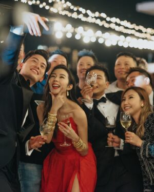 Louisa Mak Instagram - My favourite red 送客gown… that turns into a party dress!!!! 🤘 perfect with gold bangles from @lukfookjewellery_official 
#唔係假酒 #跟足傳統 🤪

💃#victorchanstudio @victorchanstudio 
Special thanks to @jamieleehair 醉住幫我換頭

📸
1, 2 @hoyin626 
3 @taptsov_photography 
4-7 @stein_image