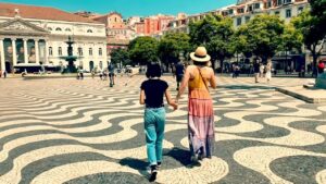 Louise Lombard Instagram - #lisboa❤️ 

#lazysundays summerdays #saojorgecastle #portugal #aftermovie #afterfamily