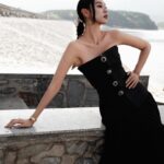Louise Wong Instagram - 在時裝的世界裡工作了10多年，有幸今次成為北京電影節 - 電影與時尚單元的評委，實在深感榮幸。 謝謝邀請🙏🏻☺️✨ It’s my honored to be a judge at this year’s Beijing International Film Festival for the fashion short film competition . Thank you for having me. Dress and jewellery @louisvuitton Watch @omega