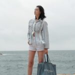 Louise Wong Instagram – Be your own sunshine☀️🌊🤍

@givenchy
#givenchyplage
#givenchyfamily