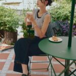 Louise Wong Instagram – Just hanging out with my stylish Denim Oblique handbag by my side.☕️🩵🫧☁️

@Dior #DiorFall24