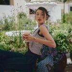 Louise Wong Instagram – Just hanging out with my stylish Denim Oblique handbag by my side.☕️🩵🫧☁️

@Dior #DiorFall24