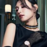 Louise Wong Instagram – 時間在逐秒流逝，我們可以做到的，只有盡力活好和珍惜當下的每一分每一秒⏳

能趕及回來參與金像獎的紅地氈，實在感覺夢幻。希望你們也喜歡我今次的造型吧🥰

Watches from @omega 

outdoor – OMEGA Constellation Meteorite 29mm watch in Sedna Gold™️✨

indoor – OMEGA Seamaster Aqua Terra 34mm Sedna Gold™️ watch with snow-setting diamonds 💎 

@hongkongfilmawards
#第42屆香港電影金像獎