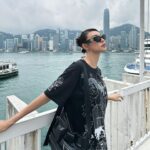 Louise Wong Instagram - Happy lil’ things 🦋🤍 Pic1:在導演會活動中的是枝裕和導演非常配合令到畫面突然變得好可愛xD Pic6-8: Finally meet again after 4.5months . 👦🏻❤️👩🏻 #throwback #April #blessed