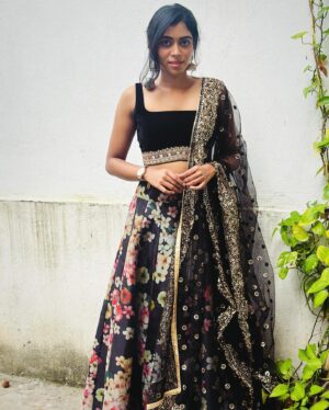 Lovelyn Chandrasekhar Instagram - 🖤🤍

Outfit: @mabia_mb