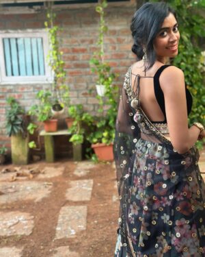 Lovelyn Chandrasekhar Instagram - 🖤🤍

Outfit: @mabia_mb