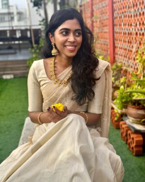 Lovelyn Chandrasekhar Instagram - Happy Onam 🌼