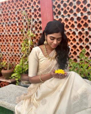 Lovelyn Chandrasekhar Instagram - Happy Onam 🌼
