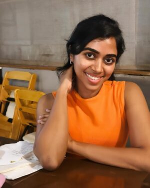 Lovelyn Chandrasekhar Instagram - Orange you the sweetest thing? 🍊

📸: @namritha.mv 🧡✨