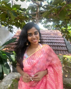 Lovelyn Chandrasekhar Instagram - 🌸 

Blouse by: @autumnbyshanthi