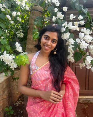 Lovelyn Chandrasekhar Instagram - 🌸 

Blouse by: @autumnbyshanthi