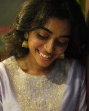 Lovelyn Chandrasekhar Instagram - Diwali 🪔

📸: @camerasenthil