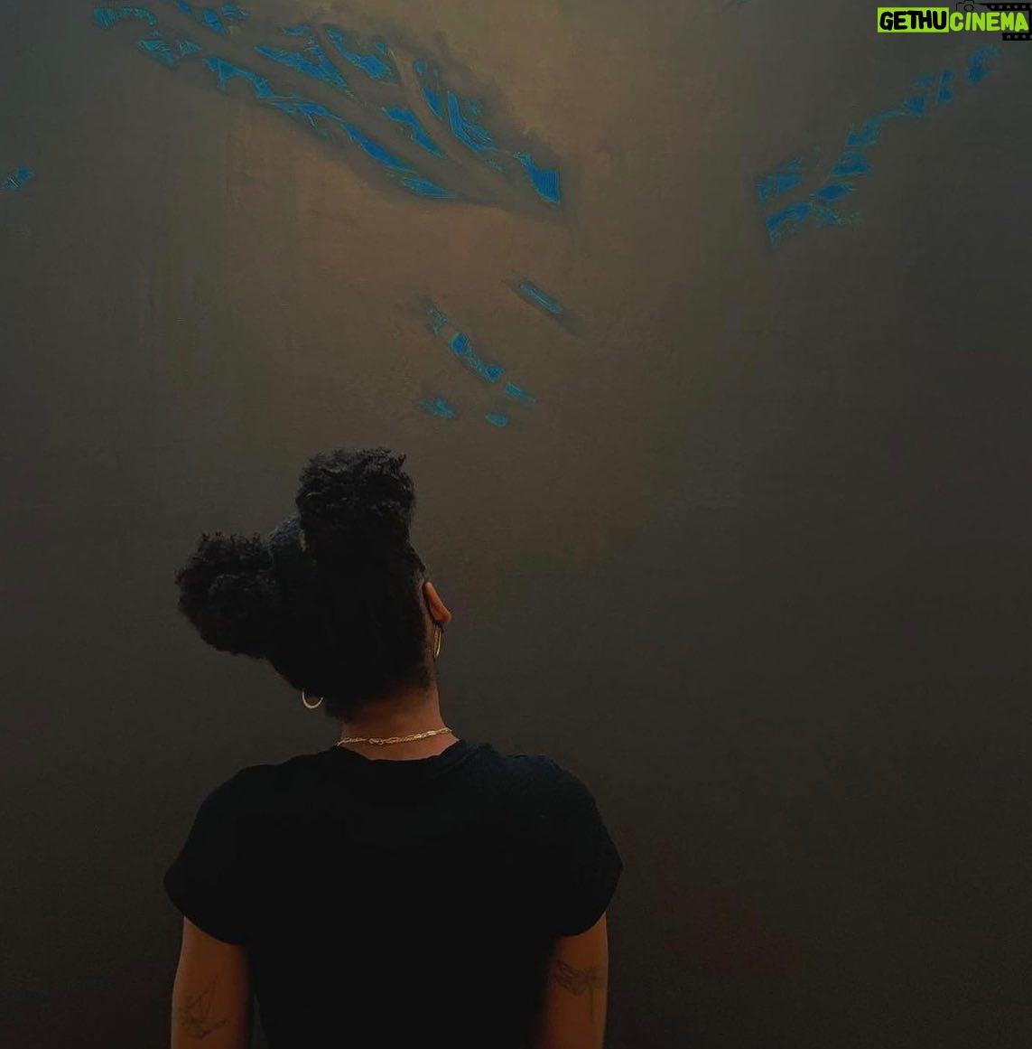 Lovie Simone Instagram - way wiser than once before. weight of my worlds rests easier on these shoulder blades now a days