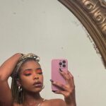 Lovie Simone Instagram – I try to match with the seasons internally now. Way lesss turmoil. With that said, spring is coming😌