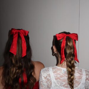 Luísa Gattai Instagram - 𝒩𝒶𝓉𝒶𝓁 𝒹𝒶𝓈 𝒶𝓂𝒾𝑔𝒶𝓈🍒🥨🎀♥️
Noite mais que especial! @luisabresser melhor anfitriã s2