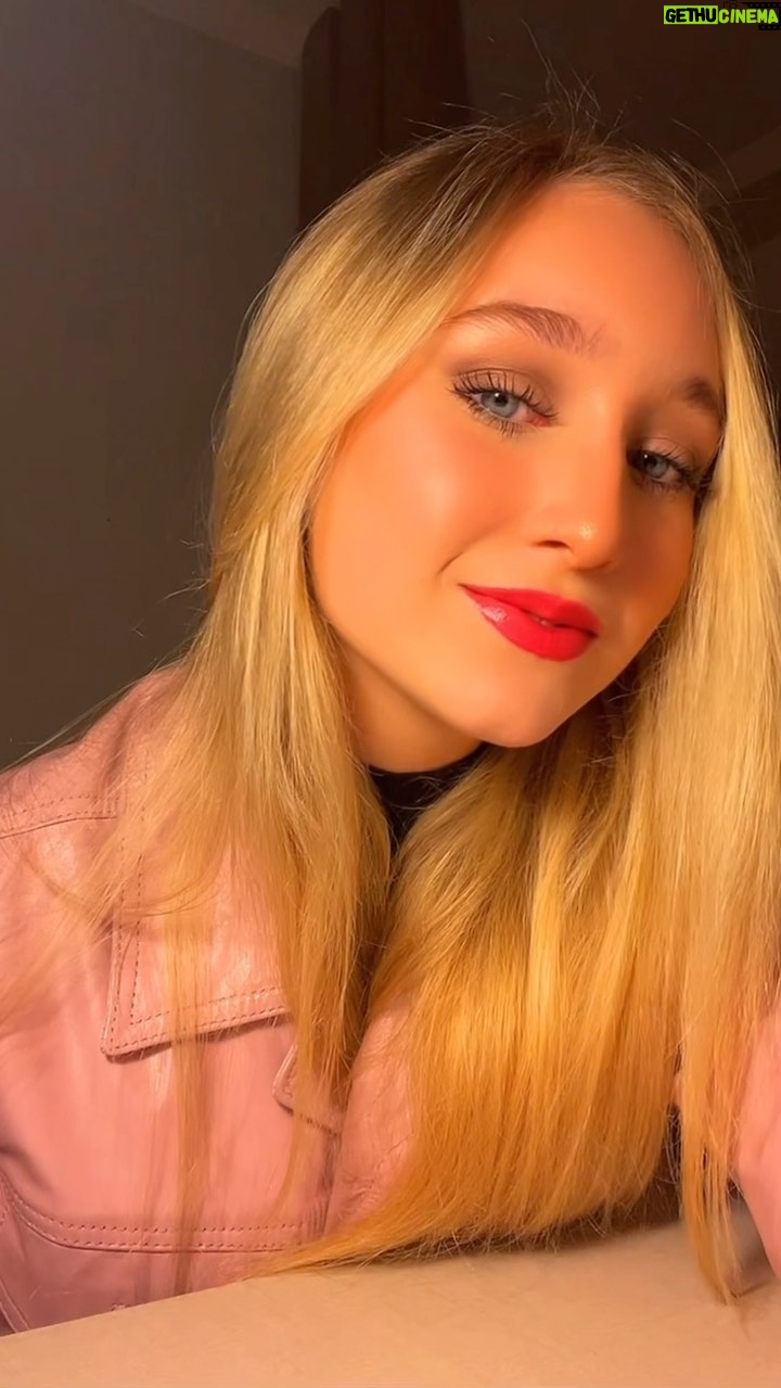 LuĆsa Gattai Instagram - Your Song shortcoverš¤ #cover #luizagattai