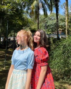Luísa Gattai Instagram - Dia desse ser de luz, que eu tenho um carinho absurdo e uma admiração enorme. Parabéns, Giuba! Temos memórias lindas juntas e espero que venham mais. Minha eterna Mônica♥️ Love you @giuliabenite