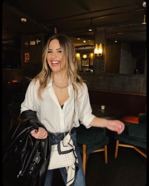 Lucía Gil Instagram - M⭐️DRID• Noche de música y buena gente 🤍