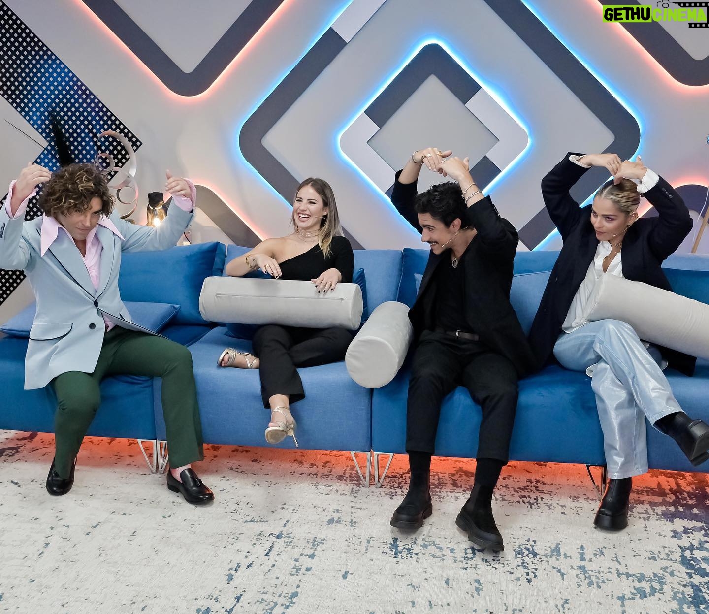 Lucía Gil - 4.8K Likes - El programa de ayer fue 🤍 @duosincreibles_tve
Oficialmente, @carlos_baute somos un dúo increíble y vamos a ponerle todas nuestras ganas y cariño cada Martes para que disfrutéis desde casa. No podía tener un compañero mejor😊
Fue bonito conocer a @flavio.oficial Un artistazo al que admiro mucho. Ojalá en otro momento podamos hacer algo juntos🥹🫶🏼
La magia acaba de empezar!
Let’s go!!!!! 🤍⭐️⚡️