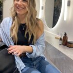 Lucía Gil Instagram - Qué por qué voy tan lejos a cuidarme el pelo? 🤍☺️🌿 💆🏼‍♀️ @soniacases_hairstylist @hairdreams_esp